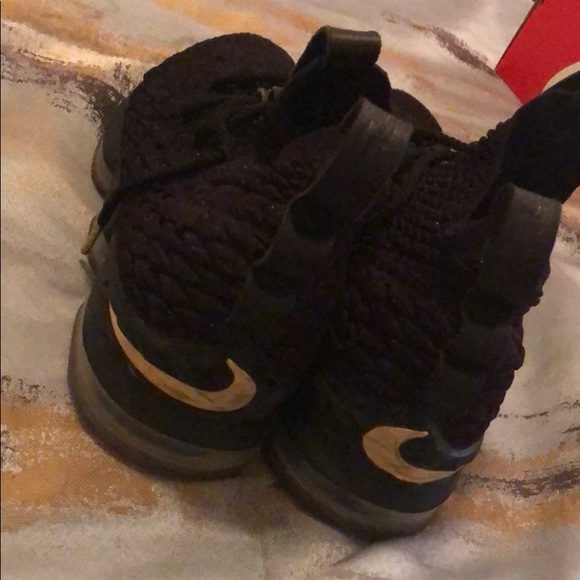 LeBron 15 - Picture 7 of 10